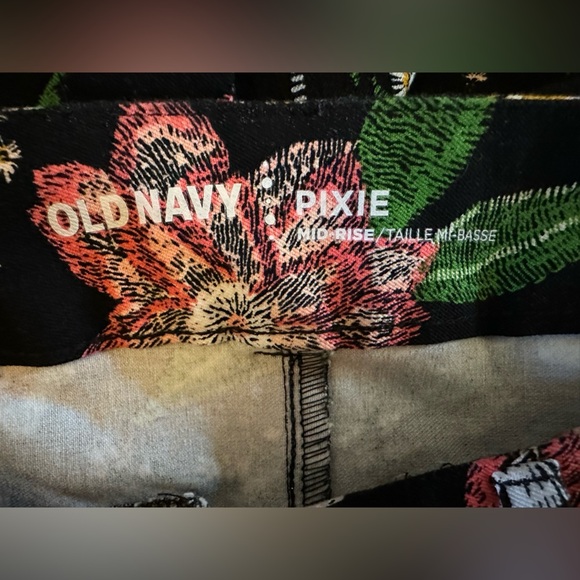 Old Navy -  Floral Mid-Rise Pixie Pant (Size 4) - Picture 13 of 14